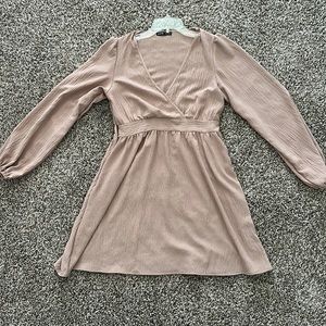 Long sleeve mauve dress. Perfect for engagement photos or a casual date night